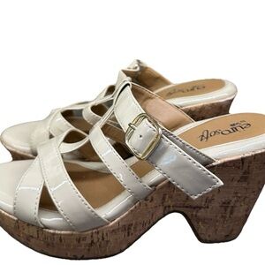 Euro Soft Elegant Cream Wedge Sandals Platform Heels Size 8.5